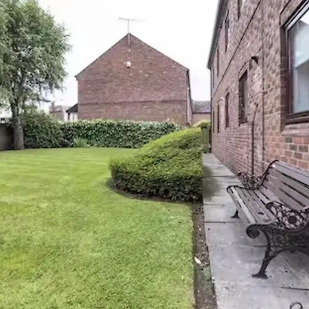 Lunar Retreat Centre & Free Parking York