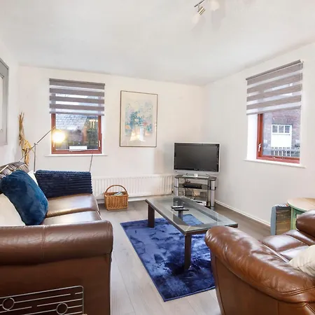 Lunar Retreat Centre & Free Parking Apartment