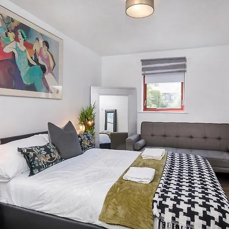 Lunar Retreat Centre & Free Parking 约克