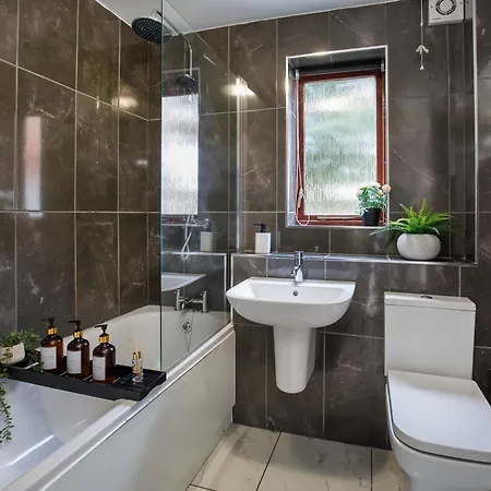 Apartment Lunar Retreat Centre & Free Parking