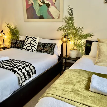 Lunar Retreat Centre & Free Parking York