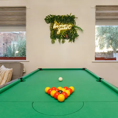 Lunar Retreat Centre & Free Parking York